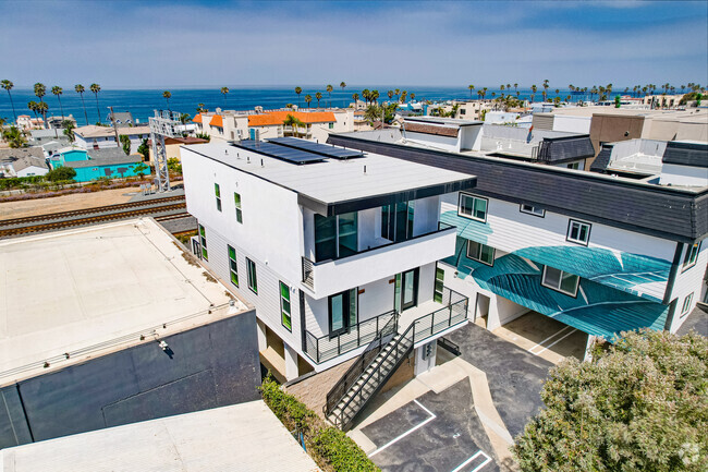 Building Photo - Welcome to Ocean Breeze in Oceanside Apart...