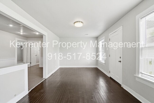 Building Photo - 2 Bed | 1 Bath | Tulsa