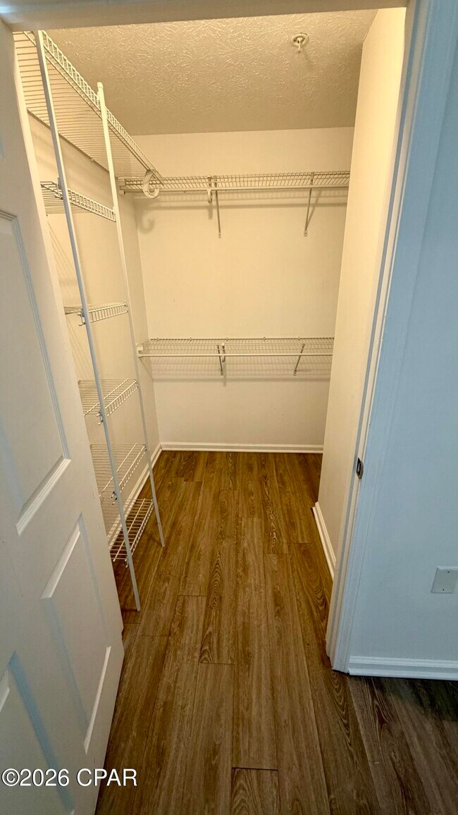 Building Photo - 9117 Laird St