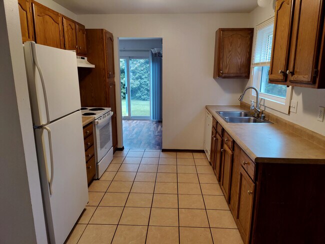 Building Photo - 2022 Adderbury Ln