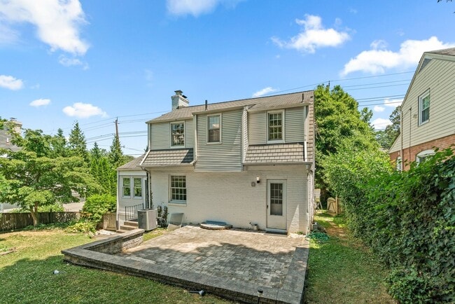 Building Photo - 3 Bed 3 Bath - Bethesda Colonial - Move-In...