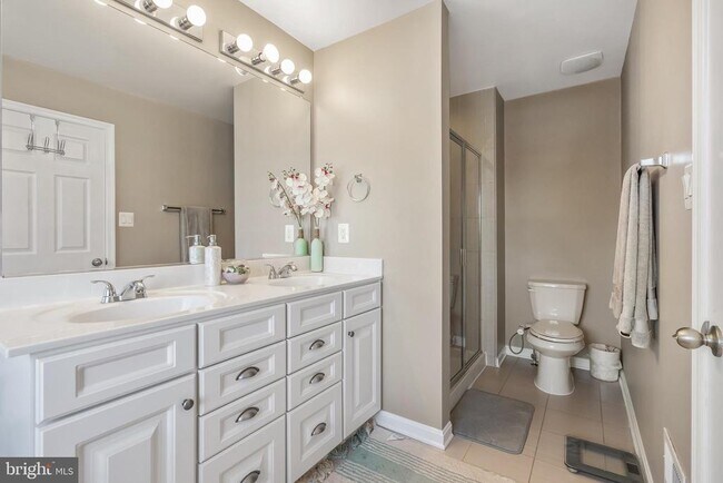 Building Photo - 43596 Mirror Terrace
