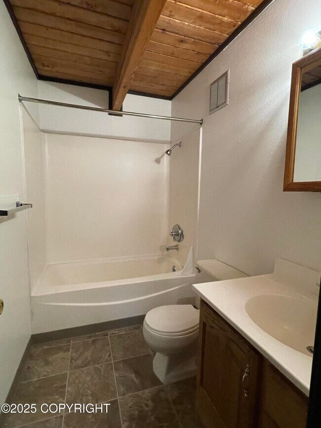 Building Photo - 2805 W 31st Ave