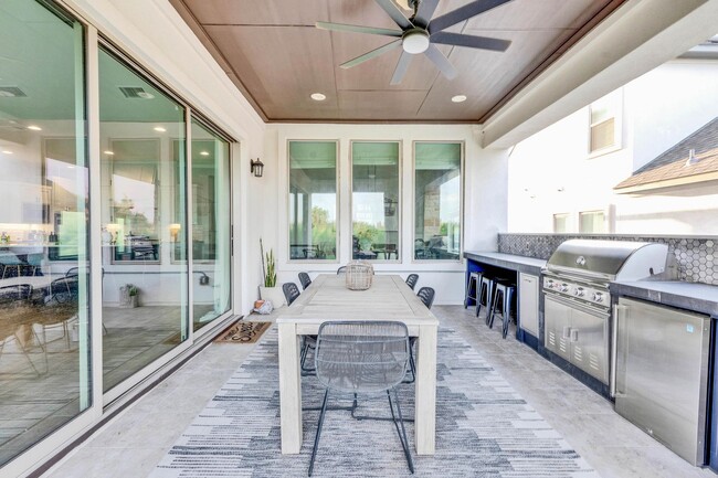 Building Photo - Beautiful Home in Lake Travis