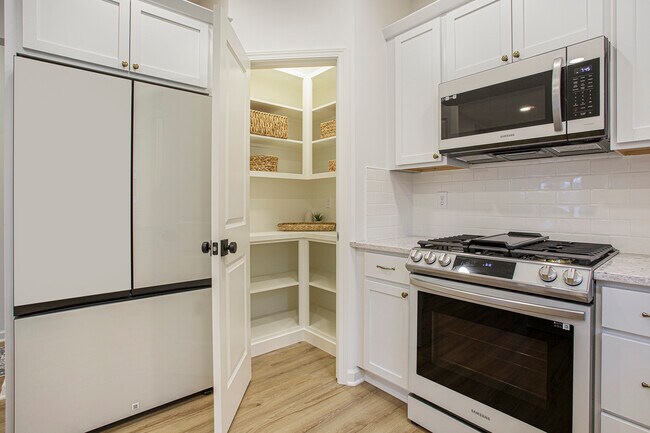 Building Photo - 174 N Monroe St