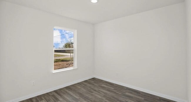 Building Photo - 130 Angelina Dr