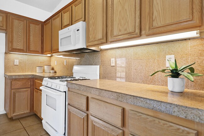 Building Photo - 47820 Calle Zafiro