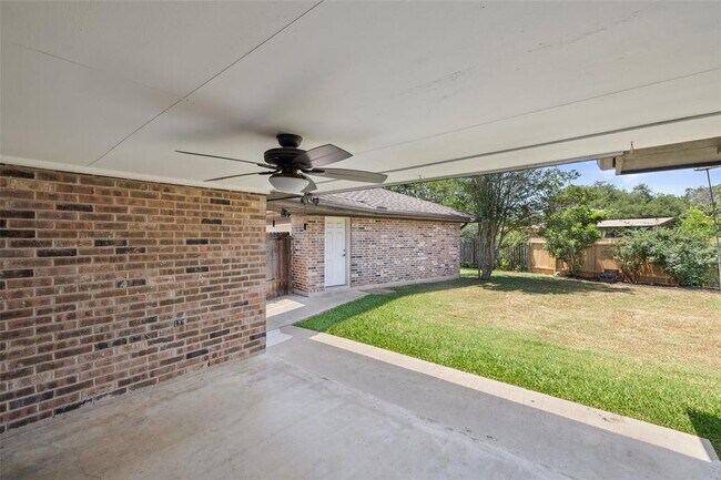 Building Photo - 7202 Squirrel Oak Cir