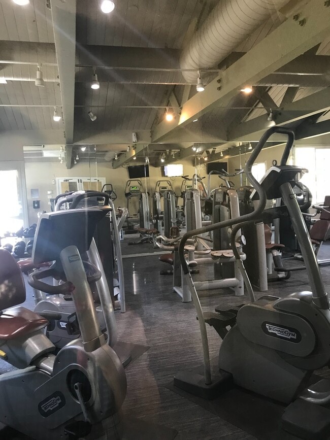 Building Photo - Upgraded upstairs corner unit in the Verano Complex