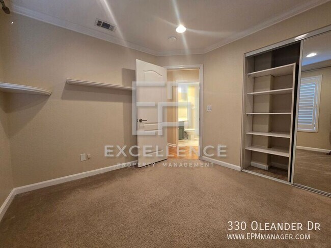 Building Photo - 330 Oleander Dr