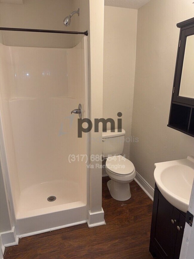 Building Photo - 1 W 28th St