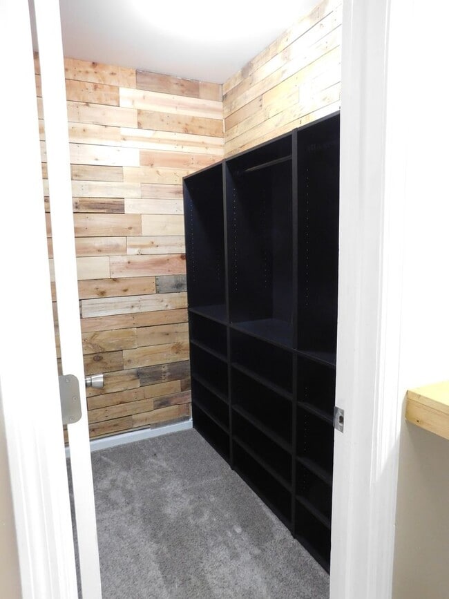 Building Photo - 842 Halifax Cir