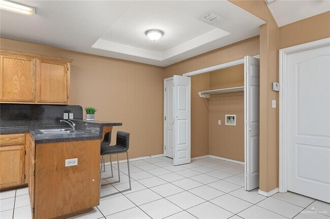 Building Photo - 2604 W Ringold Cir