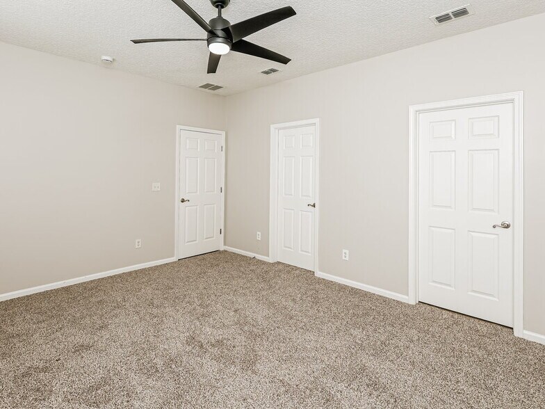 Building Photo - 6267 Pendragon Pl