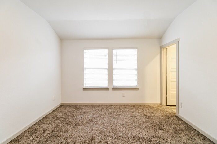 Building Photo - 214 Serena Pk Ln