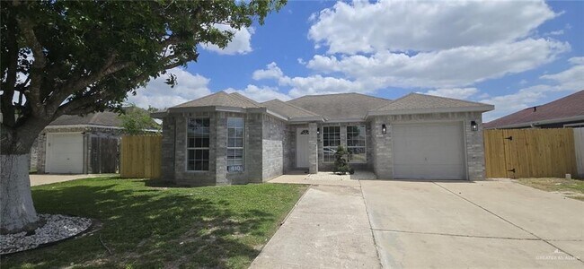 Primary Photo - 410 Delia Ave