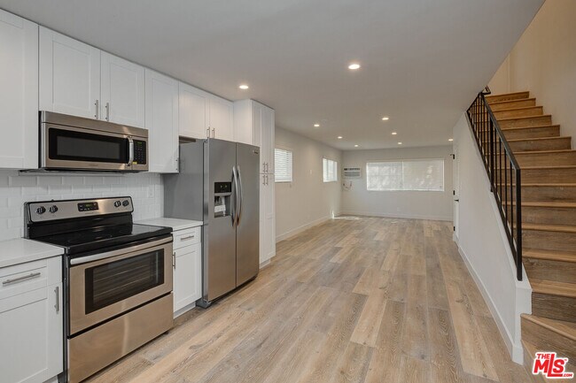 Building Photo - 4320 Finley Ave