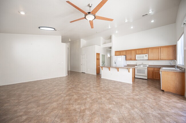 Building Photo - 356 Blackstone River Ave