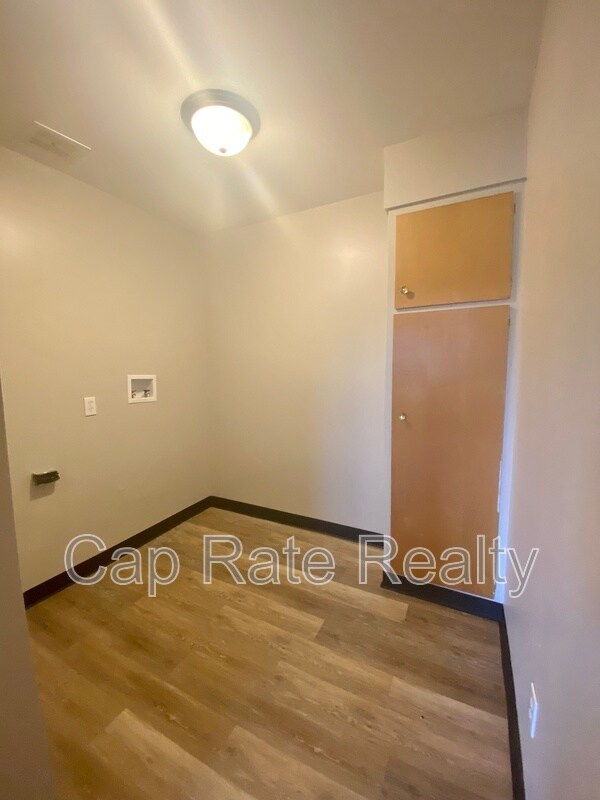 Building Photo - 26 S Hampton Rd