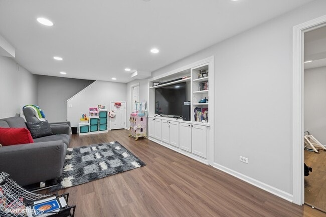 Building Photo - 1208 Parliament Ct