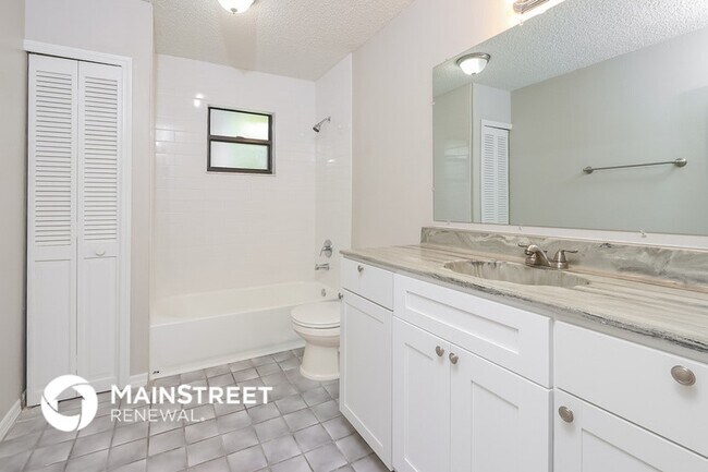 Building Photo - 2624 SE Solana Ln