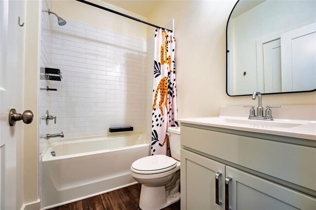 Building Photo - 305 Dilbeck Cir