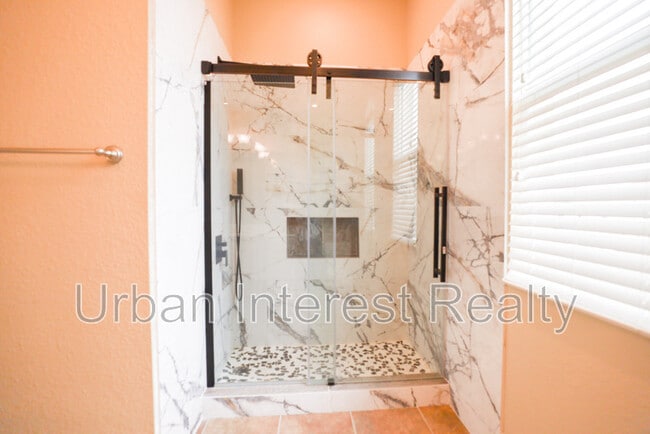 Building Photo - 4744 Amhurst Cir