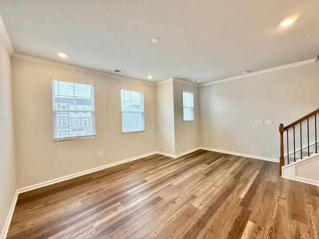 Building Photo - 1775 Night Sky Trl