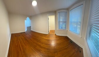 Building Photo - 3657 W Oakdale Ave