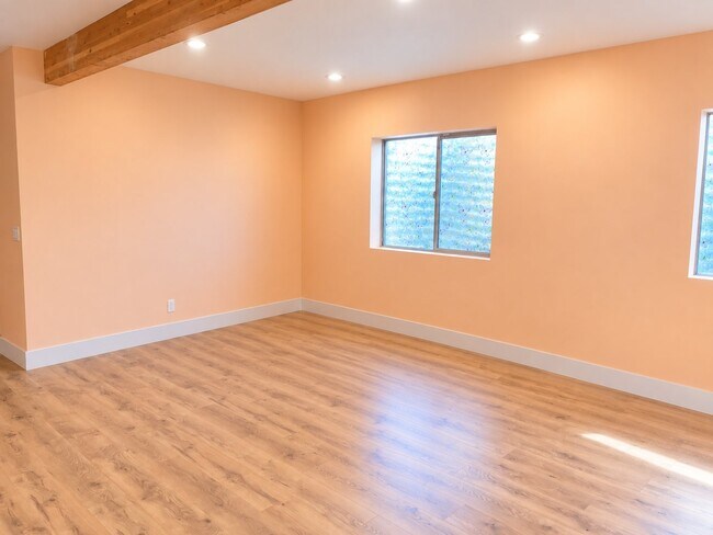 Building Photo - 4209 W Mesquite Way