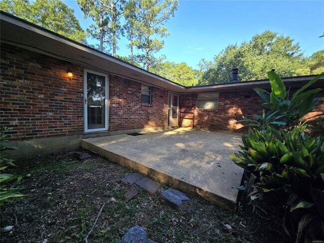 Building Photo - 111 Easthaven Rd