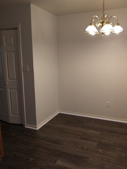 Building Photo - 3407 Barcelona Dr