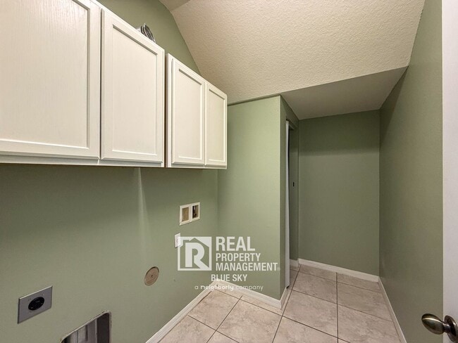 Building Photo - 7624 Red Mill Cir