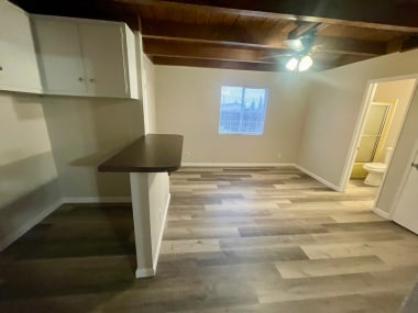 Building Photo - Spacious 4 bed, 3 bath Home featuring TWO ...