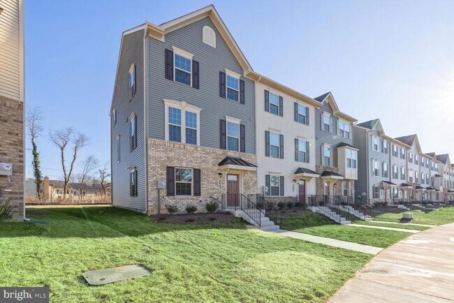 Building Photo - 9643 Tall Oaks Rd