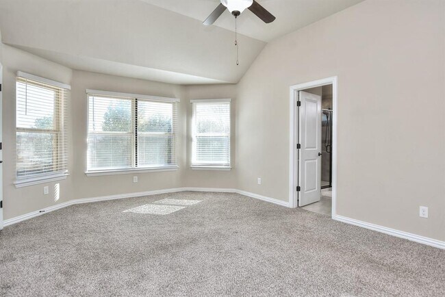 Building Photo - 109 Belford St