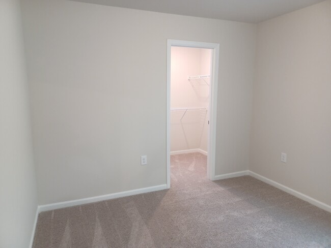 Building Photo - 1006 Depot Dr