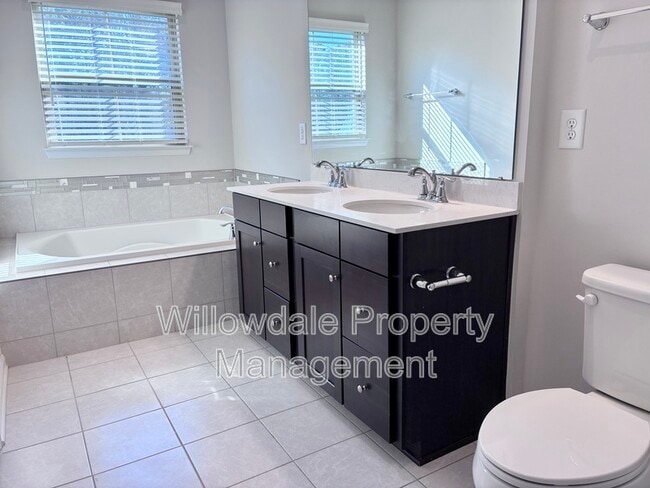 Building Photo - 812 Channing Park Cir