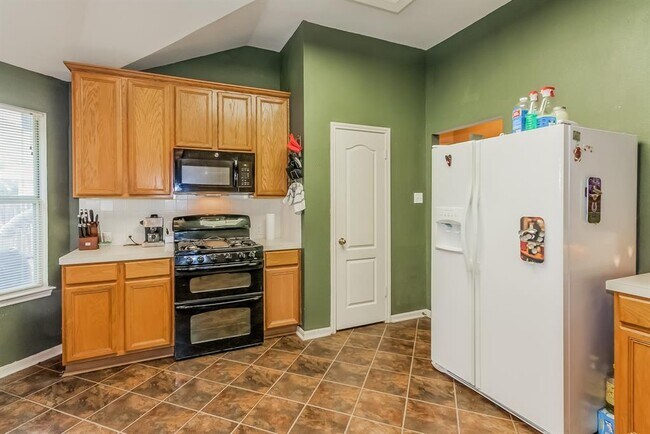 Building Photo - 3612 Bird House Dr