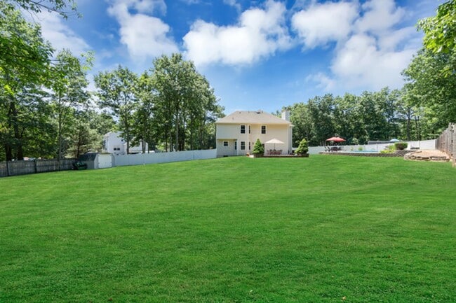 Building Photo - Private Cul-de-Sac Living: 4BR Home with Pool & Geothermal HVAC