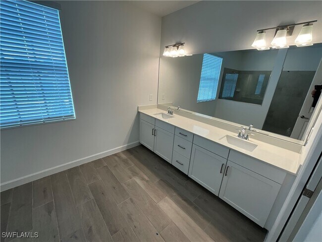 Building Photo - 10755 Timber Creek Dr