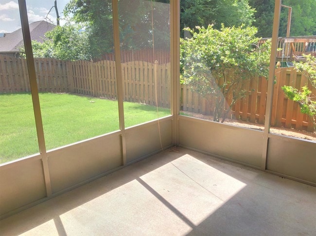 Building Photo - 2907 Blossom Park Drive Southeast