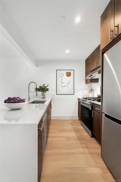 Building Photo - 2815 35th Street Unit 5A