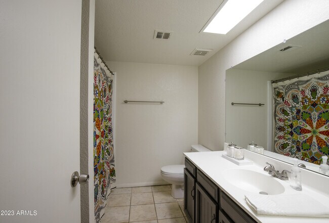 Building Photo - 15420 N 29th Ave