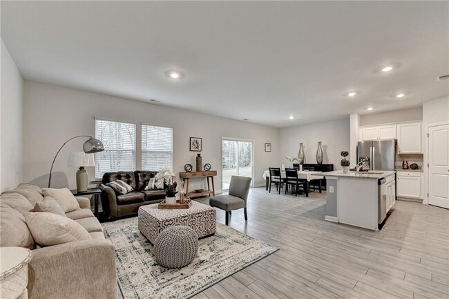 Building Photo - 111 Horned Owl Ave