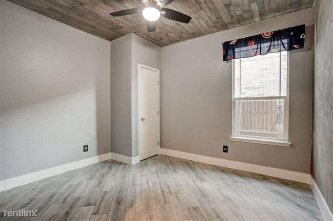 Building Photo - 230 Telluride Dr