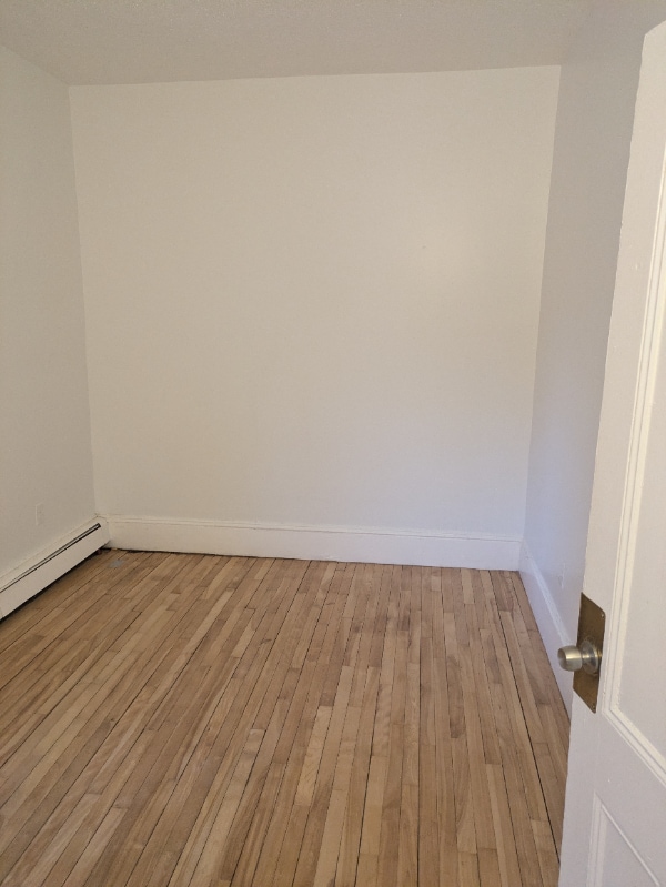 Building Photo - 148 Bartlett St