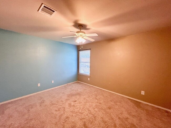 Building Photo - BEAUTIFUL 4 BR/2BTH HOUSE LOCATED IN CIBOLO AVAILABLE NOW!!