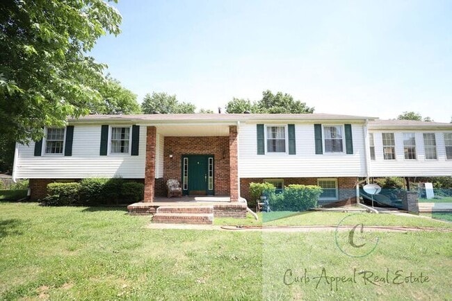 Building Photo - Beautifully renovated 4-bedroom 3 bath hom...