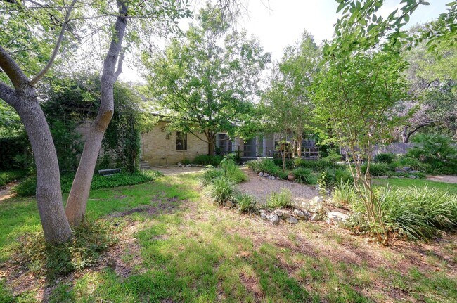Building Photo - 19914 Encino Moss St